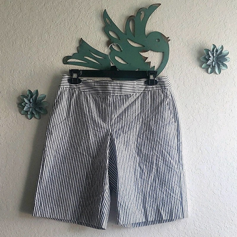 6P-Evan Picone Grey and White Striped Women's Bermudas